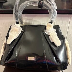 NWT Beijo Handbag ❤️